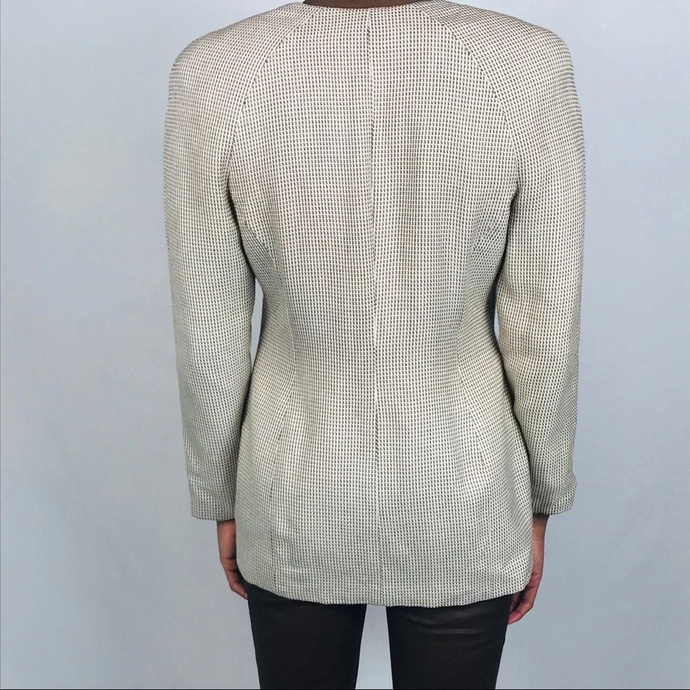 Elegant Cream Women's Blazer - Picture 2 of 8